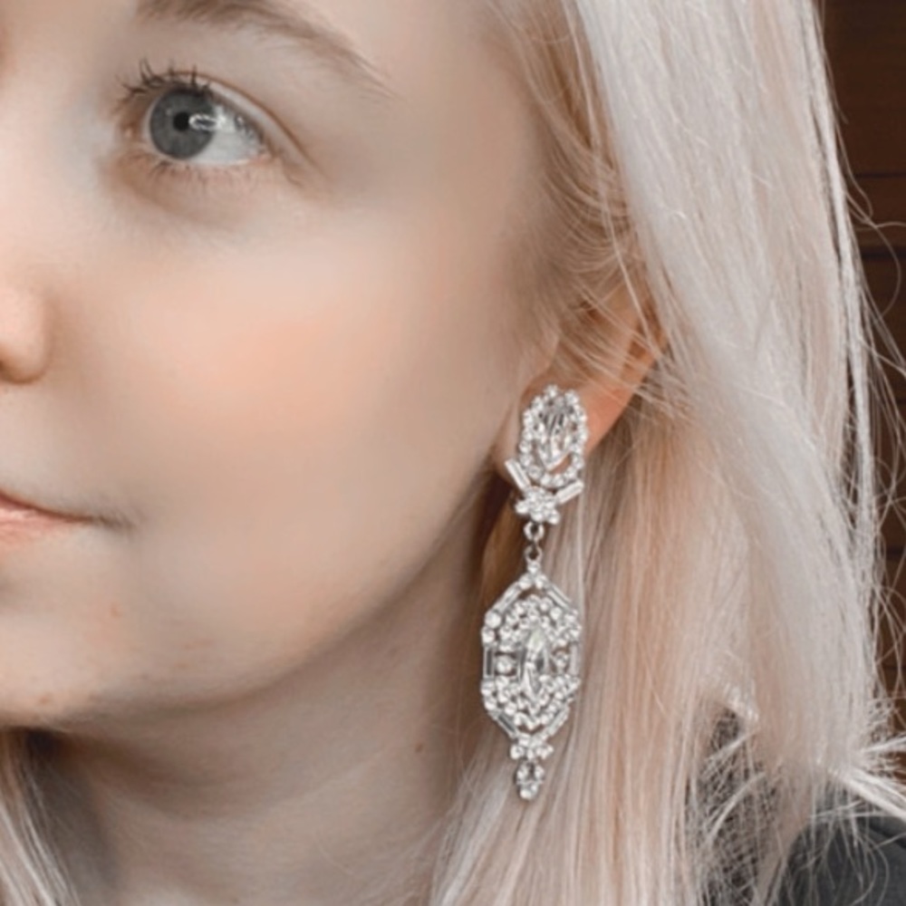 Vintage Clip On Earrings Glamour Long Dangle Sparkle Crytals Glam Glitzy White